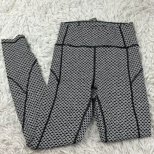 Lululemon In Movement 7/8 Tight *Everlux 25" Monochromic Black